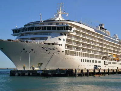 MS The World. Foto: www.cruisemapper.com