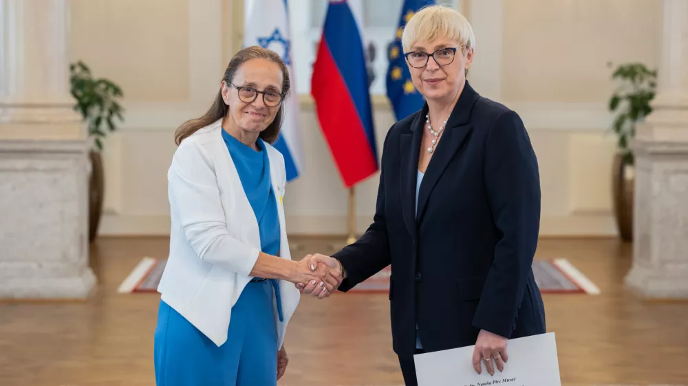 Ljubljana, predsedniska palaca.Novoimenovana izredna in pooblascena veleposlanica Izraela Ruth Cohen-Dar je predsednici republike Natasi Pirc Musar predala poverilno pismo.