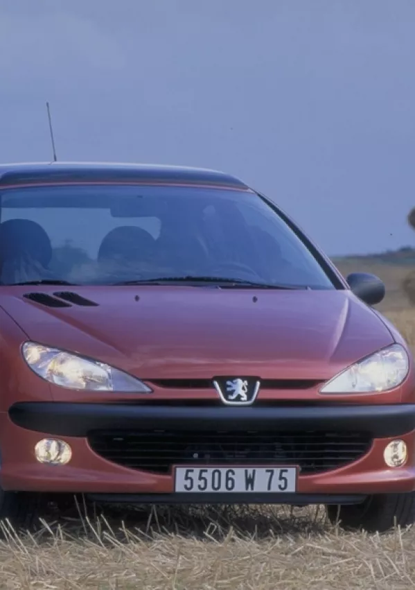 Peugeot 206 je najbolje prodajan avtomobil te znamke v zgodovini. Prodali so jih okoli 10 milijonov primerkov, skupaj s predhodniki (203, 204...) in nasledniki (207, 208) pa še bistveno več. / Foto: Peugeot
