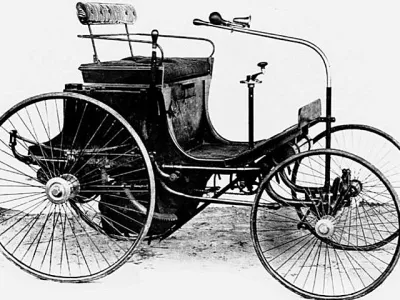 Prvi Peugeotov avtomobil z motorjem z notranjim zgorevanjem je bil leta 1890 peugeot type 2.  / Foto: Peugeot