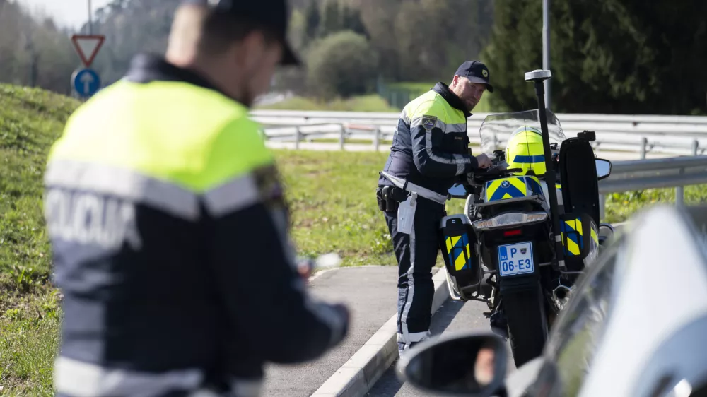 prometni nadzorpolicija - simbolična fotografijaprometna policijavarnost v prometupolicija na motorjihmotoristična policijaprehitri voznikiavtocestna policijaalkotestalkohol v prometu08.04.2025 Policijski nadzor, počivališče PovodjeFOTO: Nik Erik Neubauer