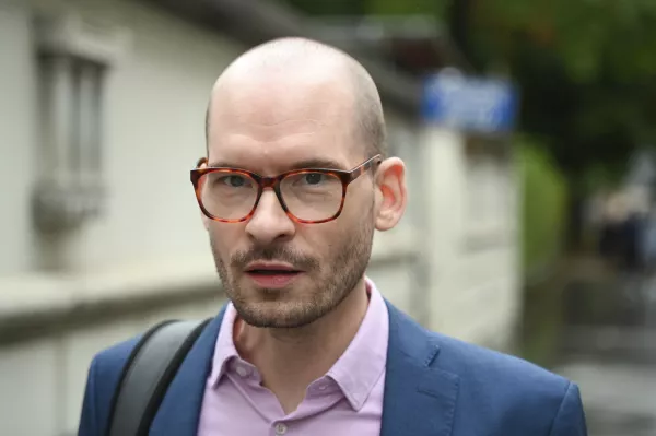 Matej Vatovec09.09.2024 Redna seja vlade, na kateri bo ministrska ekipa razpravljala o novem predlogu kandidatke oziroma kandidata za evropskega komisarja, potem ko je od kandidature odstopil Tomaž Vesel; vlada, Gregorčičeva 20FOTO: Nik Erik Neubauer