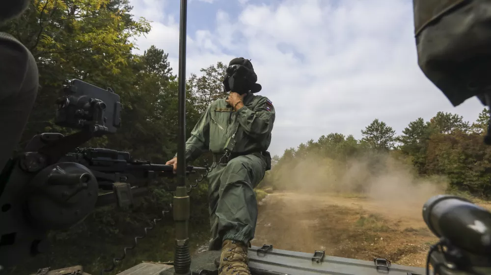 - Tank M-84 - bojno gosenično vozilo - 12.10.2023 - Slovenska vojska (SV) - oklepniki – bojna vozila - oborožitev //FOTO: Luka Cjuha