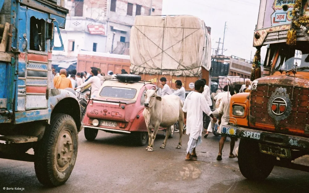 1991 indija spaček na poti v Katmandu, foto: Boris Kobeja / Foto: Arhiv Borisa Kobeje 