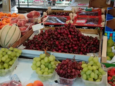 Češnje, ljubljanska tržnica, sadje, branjevec, branjevka.