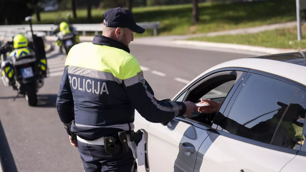 prometni nadzorpolicija - simbolična fotografijaprometna policijavarnost v prometupolicija na motorjihmotoristična policijaprehitri voznikiavtocestna policijaalkotestalkohol v prometu08.04.2025 Policijski nadzor, počivališče PovodjeFOTO: Nik Erik Neubauer