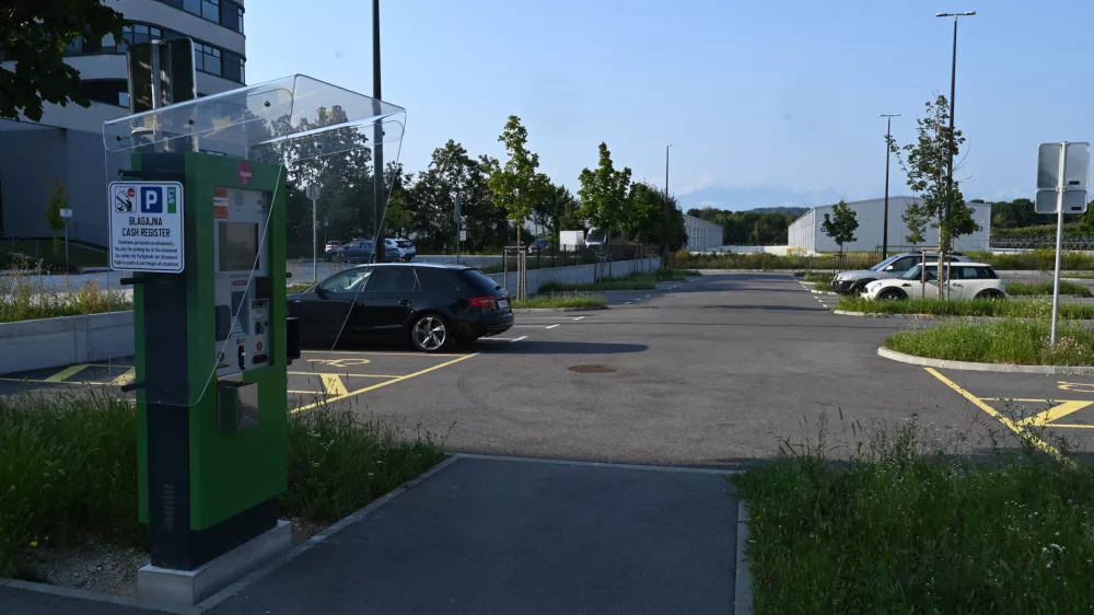 Sončne elektrarne tudi na parkiriščih