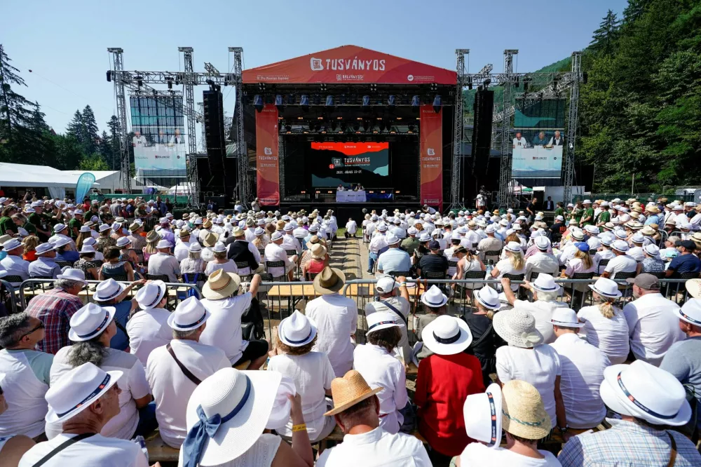 Hungarian Prime Minister Viktor Orban delivers a speech to ethnic Hungarians, at Balvanyos Summer University, in Baile Tusnad, Romania, July 26, 2025. Inquam Photos/Tudor Pana via REUTERS ATTENTION EDITORS - THIS IMAGE WAS PROVIDED BY A THIRD PARTY. ROMANIA OUT. NO COMMERCIAL OR EDITORIAL SALES IN ROMANIA
