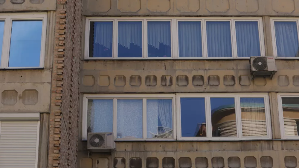 ﻿Ferantov vrt, Ravnikarjevi bloki, klimatske naprave