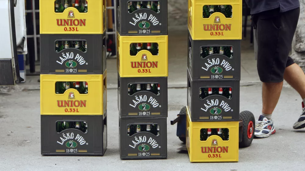 ﻿- simbolična fotografija - Union - Laško - pivo - embalaža - zabojnik piva - gajbe - //FOTO: Tomaž Skale