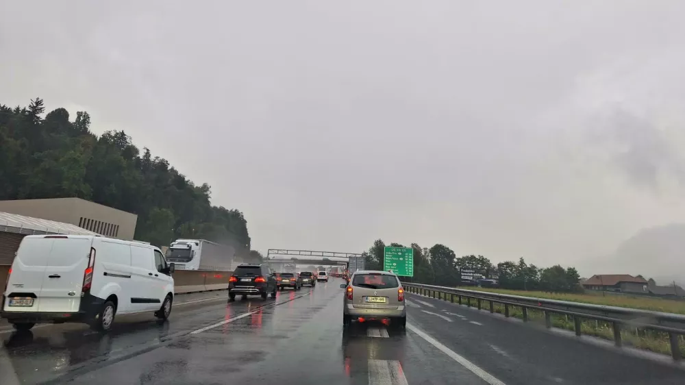 Zastoj na primorski avtocesti. Foto: bralka