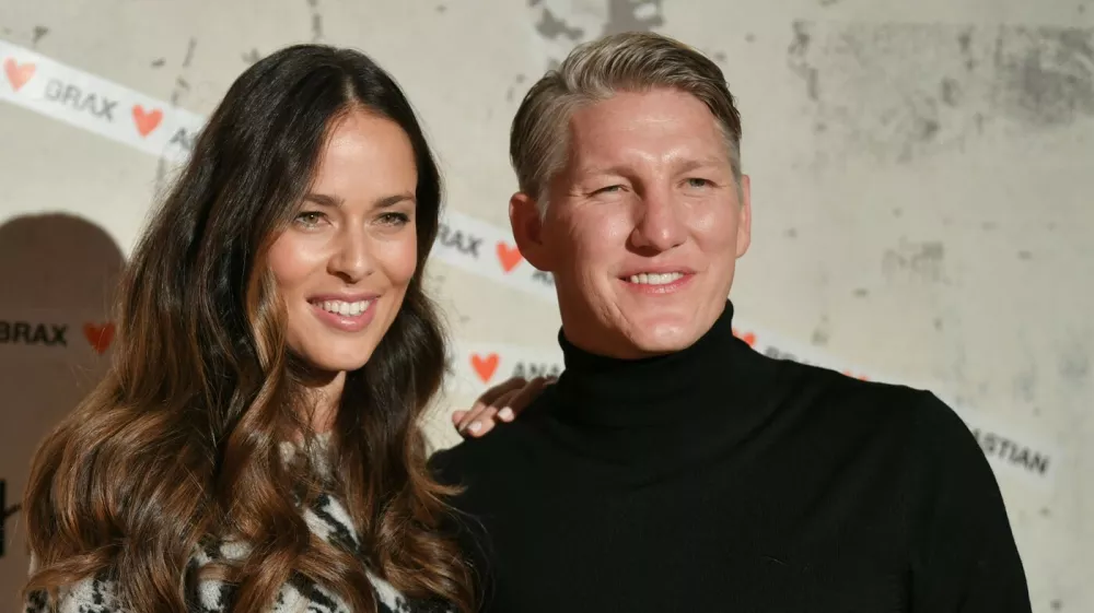 14 January 2020, Berlin: Bastian Schweinsteiger, national soccer player, and his wife Ana Ivanovic at a customer event of the label Brax in the building "Fabrik 23". They are brand ambassadors for the fashion company Brax. Photo: Jens Kalaene/dpa-Zentralbild/dpa,Image: 493232700, License: Rights-managed, Restrictions: GERMANY OUT, Model Release: noFoto: Profimedia