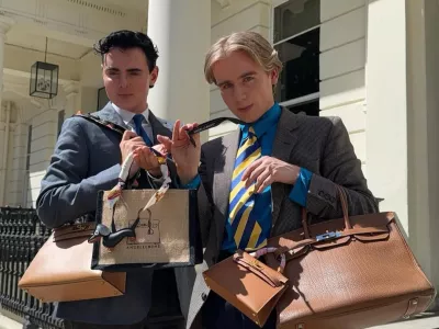 Liam Innes in James Hennessy, sta kot "Birkin fanta" postala vplivneža za luksuzne torbice. F @Angelllboys