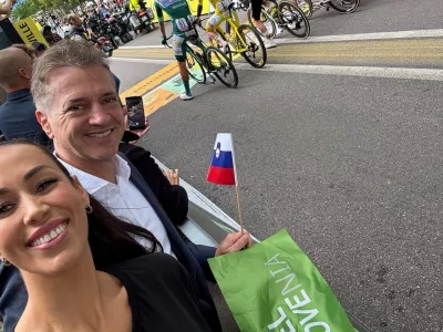 Tina Gaber je z Robertom Golobom navijala v Franciji. F instagram Tine Gaber 