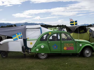 MIR29.07.2025 25. svetovno srečanje prijateljev avtomobila 2CV - spačka, ki ga organizira Citroën klub Slovenije - spački - srečanje spačkov, letališče PostojnaFOTO: Nik Erik Neubauer