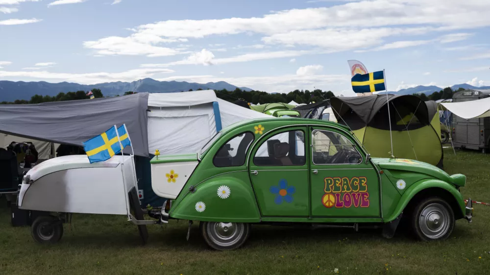 MIR29.07.2025 25. svetovno srečanje prijateljev avtomobila 2CV - spačka, ki ga organizira Citroën klub Slovenije - spački - srečanje spačkov, letališče PostojnaFOTO: Nik Erik Neubauer