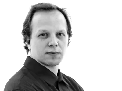 Miha Turk- Redakcija Dnevnik 2024 - portreti za komentarje in kolumne - kolumnisti - komentatorji – novinarji - portret //FOTO: Luka Cjuha