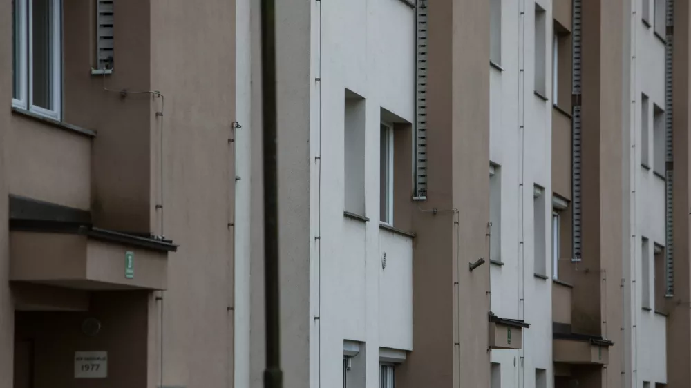 Z registracijo sklenjenih pogodb manj sprenevedanja pri najemninah v kuverti?