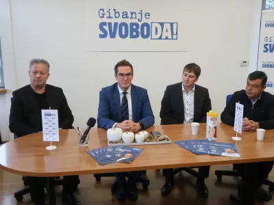 Nova Gorica, prostori obcinskega odbora Gibanja Svoboda.Novinarska konferenca Gibanja Svoboda o podpoori zupanskemu kandidatu Samu Turelu.Marko Tribuson (Lista za razvoj), Samo Turel (Gibanje Svoboda), Anton Harej (NSi) in Andrej Pelicon (Levica).
