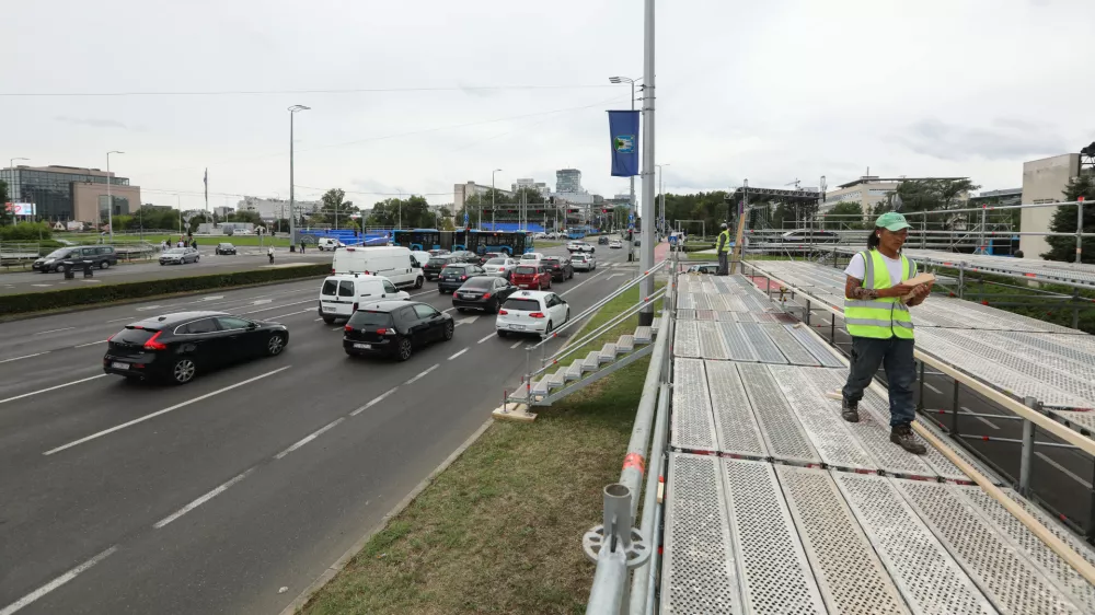 29.07.2025., Vukovarska ulica, Zagreb - Zavrsni radovi na tribinama povodom svecanog mimohoda HV a. Photo: Robert Anic/PIXSELL