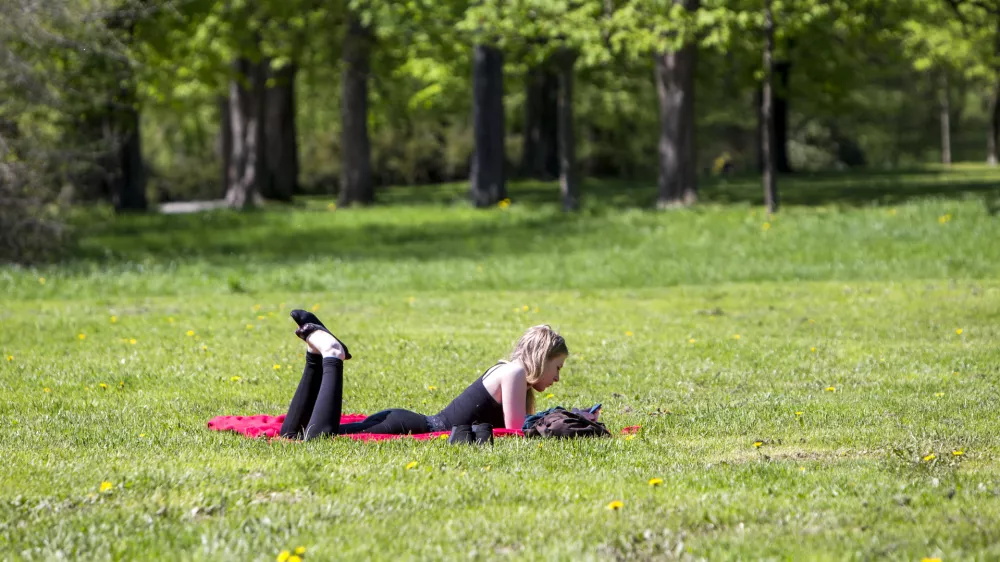 ﻿- 19.4.2018 - pomladna fotografija - Tivoli, pomlad, sonce, toplo, lepo vremeFOTO: Matjaž Rušt