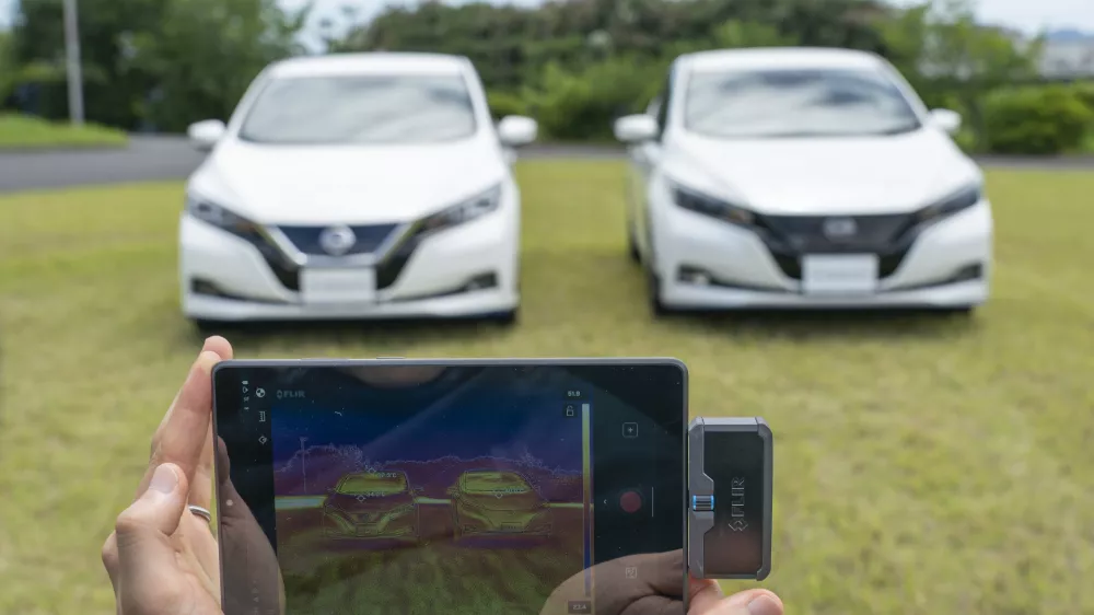 Hladna barva, ki ohladi vozilo za 5 stopinj CNissan Corporation