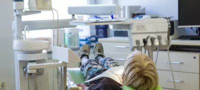 ﻿Matic Štajer- 01.09.2016 - simbolična fotografija - Stomatološka klinika UKC v Ljubljani - Center za otroško in preventivno zobozdravstvo (COPZ) - specialistično otroško zobozdravstvo - dentalna medicina - zobna medicina - zobozdravstvo - stomatologija - zob - zobna protetika - zdravstvo -.. //FOTO: Maja Marko