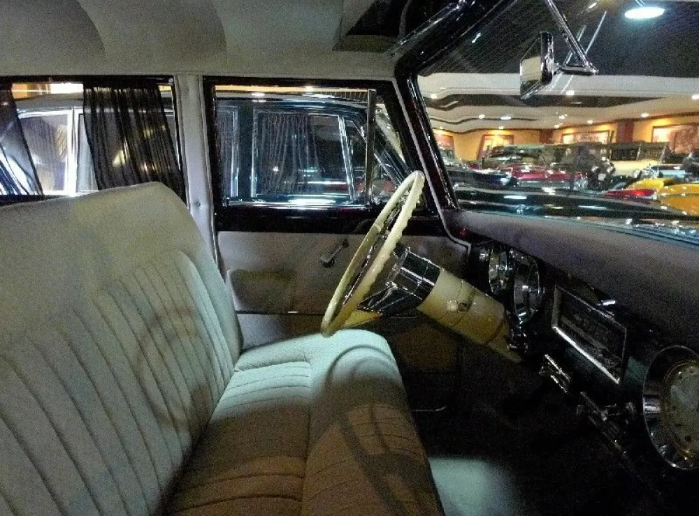 Hongqi CA72: Darilo ob desetletnici komunizma