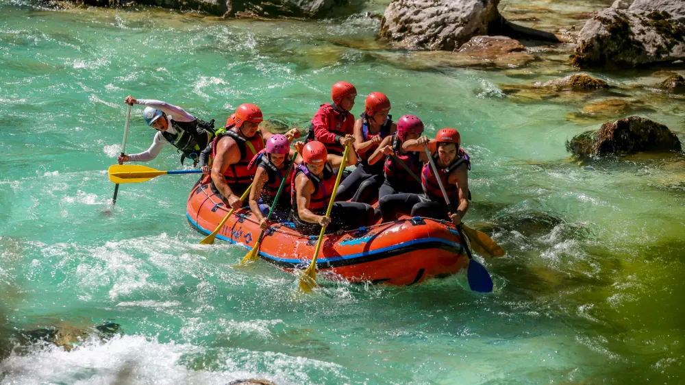 ﻿Rafting na Soči, cilj pri Trnovem ob Soči- 14.08.2016 - Posočje - Poletni Dnevnik - počitniška reportaža - poletno dopustovanje - turizem -     //FOTO: Bojan Velikonja