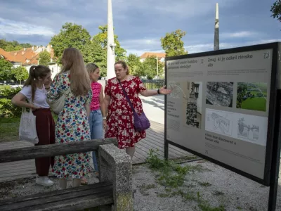 31. julija, ob 19. uri,je na Krakovskem nasipu v Ljubljani potekala otvoritev razstave »Odkrivaj, sodeluj, raziskuj – Občanska znanost v Sloveniji«.