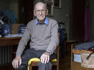 ﻿- 10.01.2018 - dr. Zdenko Roter, sociolog - utemeljitelj sociologije religije na Slovenskem in zaslužni profesor Univerze v Ljubljani, svetovalec Staneta Kavčiča in Milana Kučana, avtor knjig Padle maske in Pravi obraz //FOTO: Matjaž RuštOPOMBA: DNEVNIKOV OBJEKTIV - INTERVJU 2018