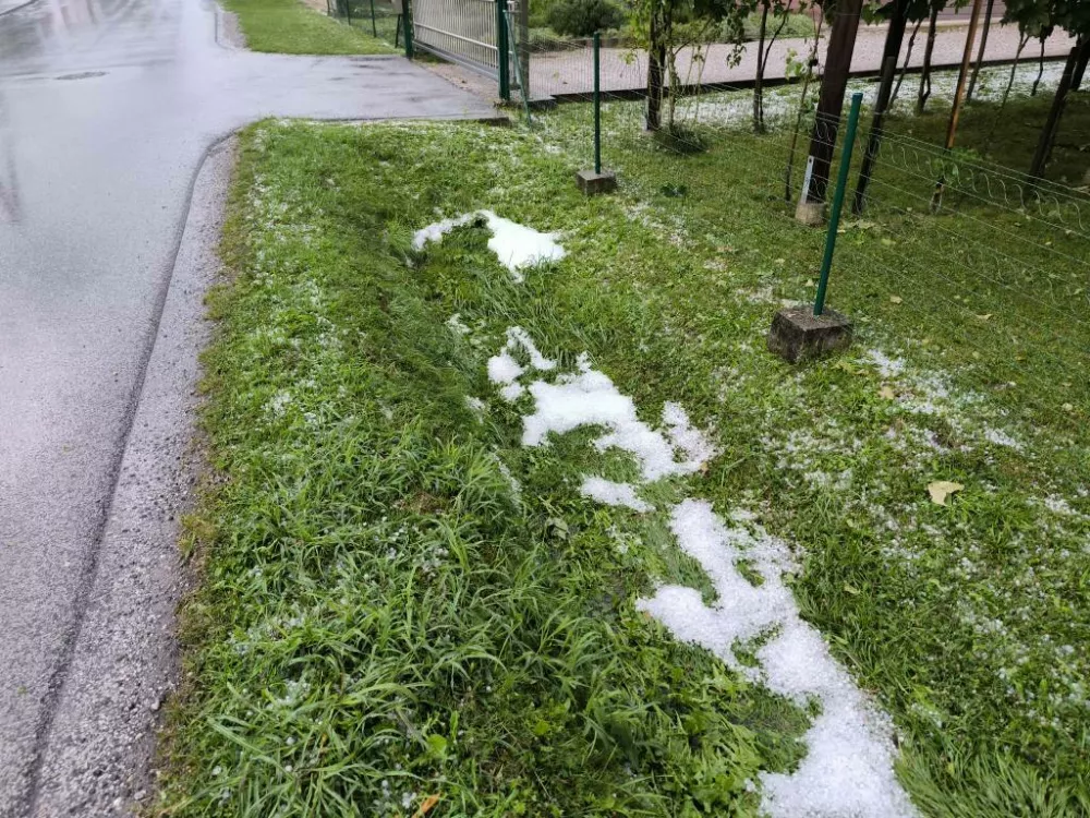 Toča v Hotinji vasi