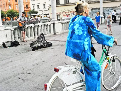 Inšpektorji razgnali protest uličnih glasbenikov
