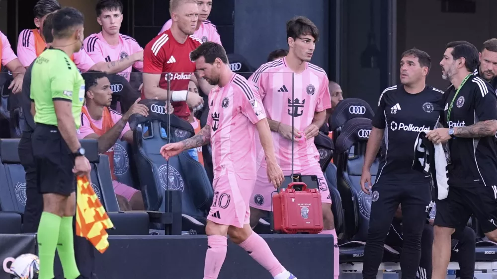 Inter Miami forward Lionel Messi (10) walks off the pitch after leaving the game during the first half of a Leagues Cup soccer match against Necaxa, Saturday, Aug. 2, 2025, in Fort Lauderdale, Fla. (AP Photo/Rebecca Blackwell)
