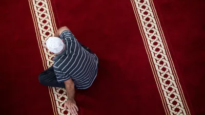 ﻿- 04.08.2017 - Džamija Azizija - Bosna in Hercegovina (BIH) - Bosanska Kostajnica ob meji s Hrvaško ob reki Uni na severozahodu BiH, Republika Srpska - Nedefinirana meja med Hrvaško in Bosno – mejni spori s sosedami iz nekdanje Jugoslavije – hrvaško-bosanska meja//FOTO: Matjaž RuštOPOMBA: DNEVNIKOV OBJEKTIV – REPORTAŽA 2017