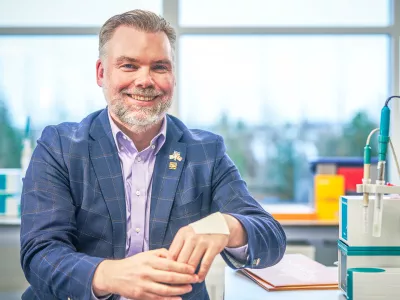  najsdkijshf kAJUSHD V / Foto: Dsgf Asf