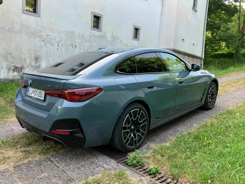 Odličnjak, ki obvlada vse, česar se loti. Stane zajetnih 60.050 evrov