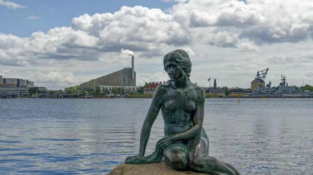 The Little Mermaid, Copenhagen, Denmark, Europe, Die kleine Meerjungfrau, Den lille Havfrue, Wahrzeichen von Kopenhagen, Hafen von Kopenhagen, D?nemark, Europa *** The Little Mermaid, Copenhagen, Denmark, Europe, The Little Mermaid, Den lille Havfrue, landmark of Copenhagen, harbor of Copenhagen, Denmark, EuropeNo Use Switzerland. No Use Germany. No Use Japan. No Use Austria