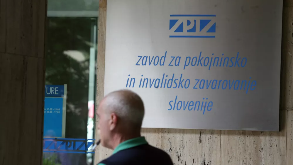 - ilustrativna fotografija - pokojninska reforma - ZPIZ - Zavod za pokojninsko in invalidsko zavarovanje Slovenije   //FOTO: Luka Cjuha / Foto: Luka Cjuha