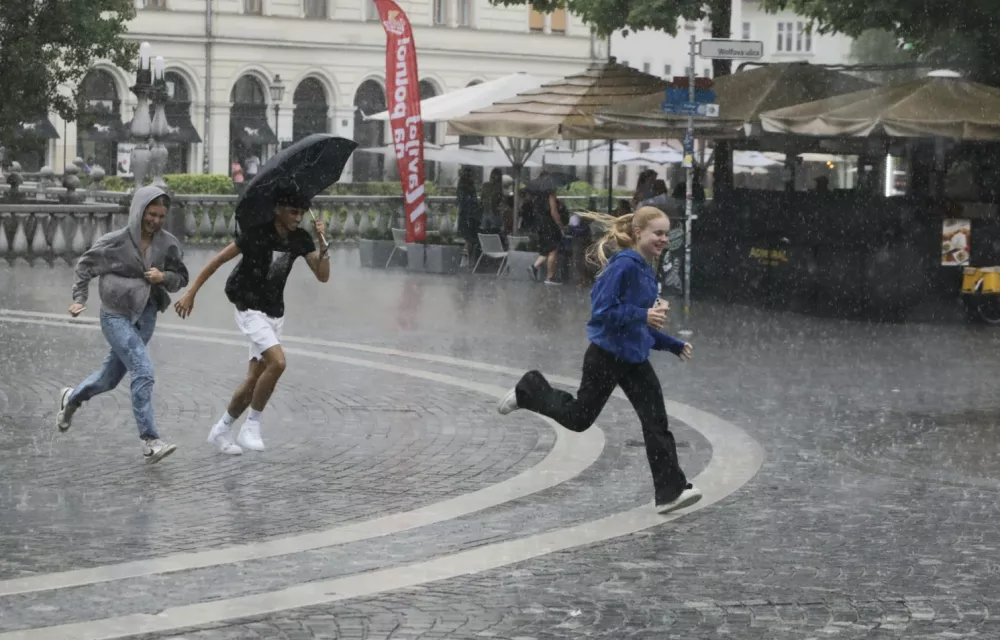 Nevihta v Ljubljani, Prešernov trg PREGLED LETA 2024FOTO: LUKA CJUHA