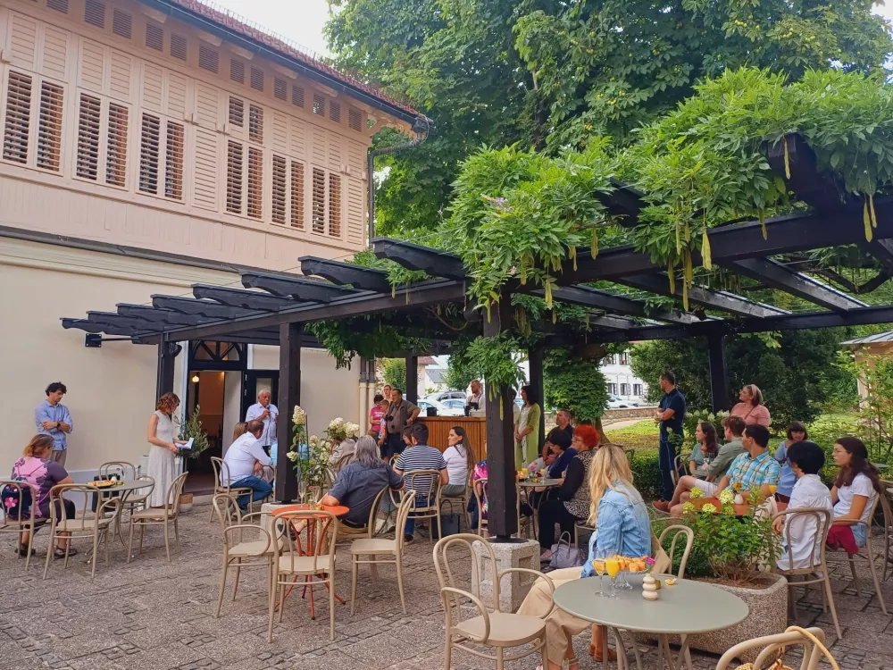 Po štirih letih spet zasijala: Nekdaj županovo pribežališče, danes kavarna