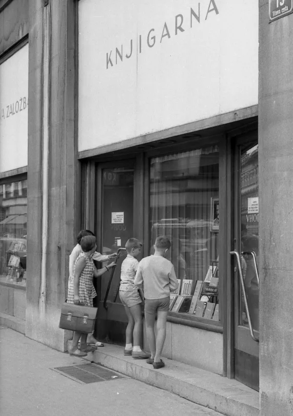 Šola nekoč: »Za domovino!« »S Titom naprej!«