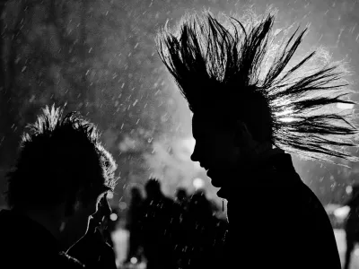 , irokeza - punk- Ljubljana 2012 - tretji protest proti politični in županski eliti v Sloveniji 2012 - GOTOVI SO! - //FOTO: Tomaž Zajelšnik / Foto: TomaĹľ ZajelĹˇnik