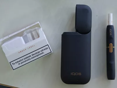 ﻿- 31.01.2018 - elektronski cigaret - naprava za kajenje na segreti zrak IQOS - tobačnega giganta Philip Morrris, tobačni izdelek//FOTO: Tomaž Skale