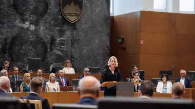 Po enem letu od fiaska v DZ na mizi še ni sprememb