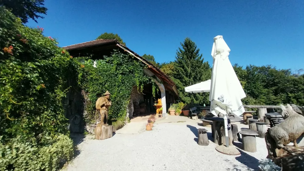 Na izlet v okolico Ljubljane: Lavričeva koča je kraj, ki je dostopen vsem