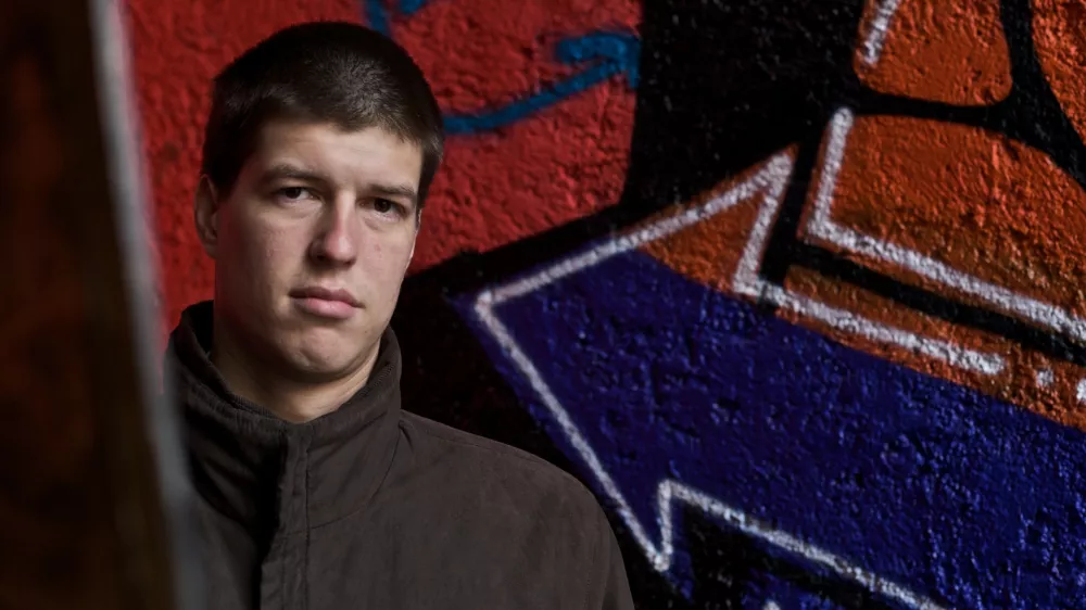 Goran Vojnovič, filmski - televizijski režiser in scenarist, kolumnist Dnevnika - prejemnik nagrade Prešernovega sklada 2009 za roman Čefurji raus!/FOTO: Luka Cjuha OPOMBA: ZA OBJAVO V PRILOGI – DNEVNIKOV OBJEKTIV - INTERVJU / Foto: Luka Cjuha