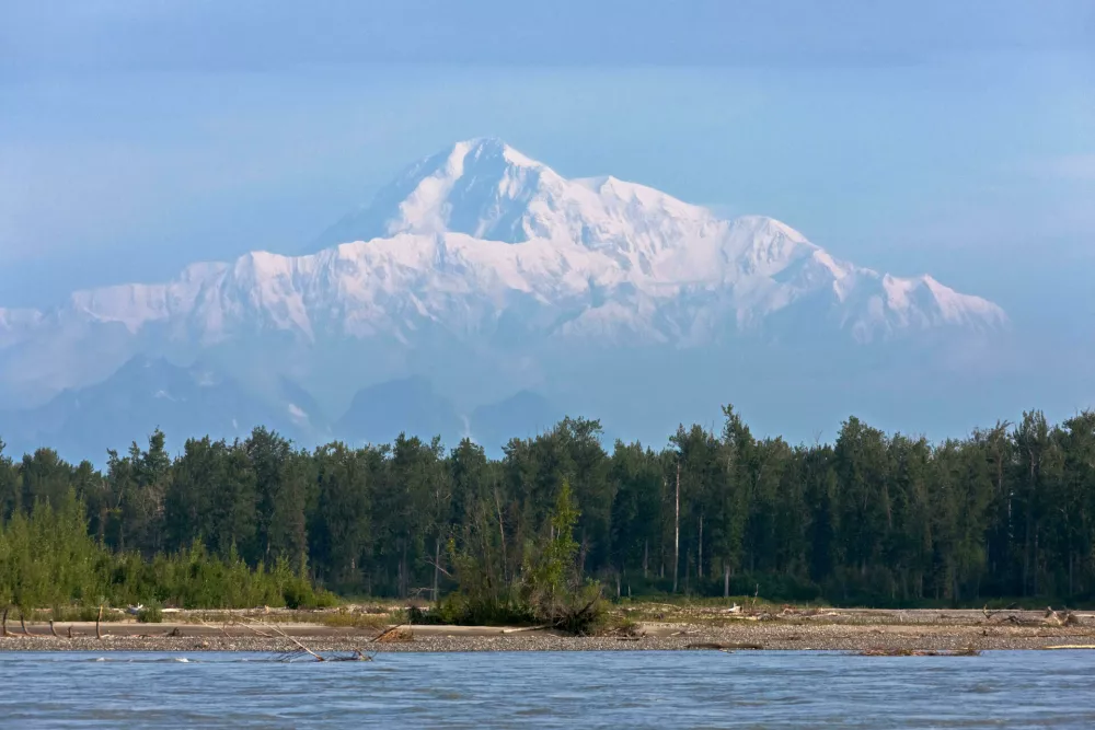 EK29D9 Mount McKinley with river, Alaska, USA