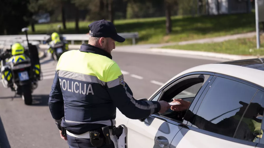 prometni nadzorpolicija - simbolična fotografijaprometna policijavarnost v prometupolicija na motorjihmotoristična policijaprehitri voznikiavtocestna policijaalkotestalkohol v prometu08.04.2025 Policijski nadzor, počivališče PovodjeFOTO: Nik Erik Neubauer