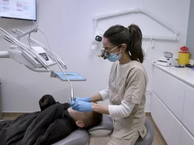 Otrok pri zobozdravniku